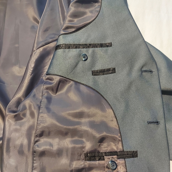 Haggar 2-Piece Suit - Picture 5 of 9